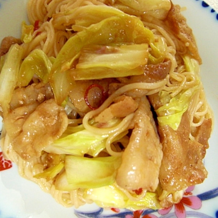 豚肉とキャベツの焼き素麺